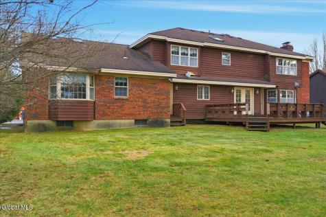 23 Fairway Court Albany NY 12208