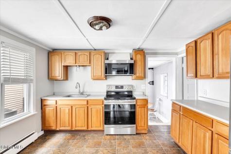 2872 Guilderland Avenue Rotterdam NY 12306