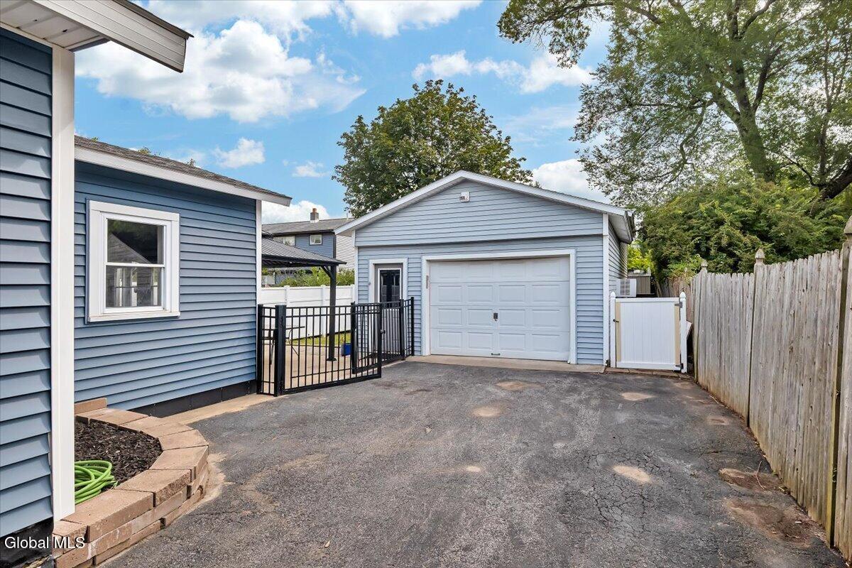 2872 Guilderland Avenue Rotterdam NY 12306