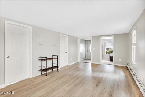 2872 Guilderland Avenue Rotterdam NY 12306