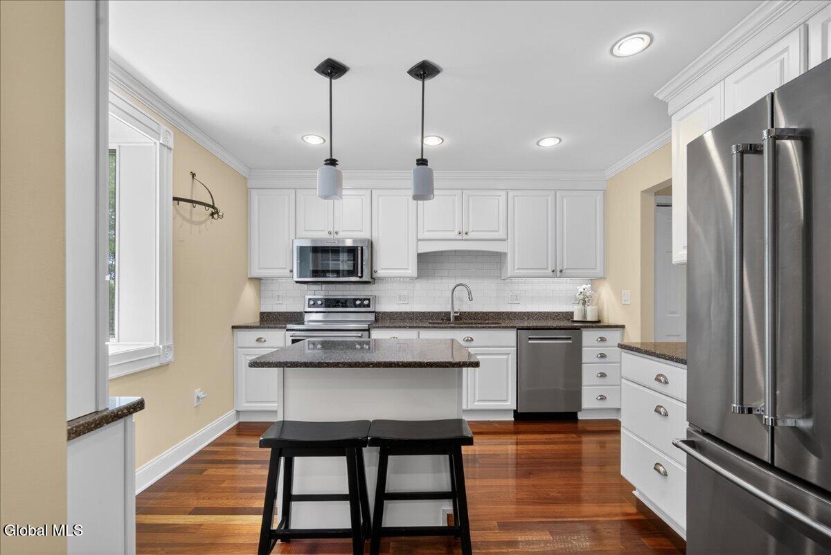 96 Cooks Court Halfmoon NY 12188