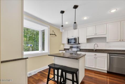 96 Cooks Court Halfmoon NY 12188