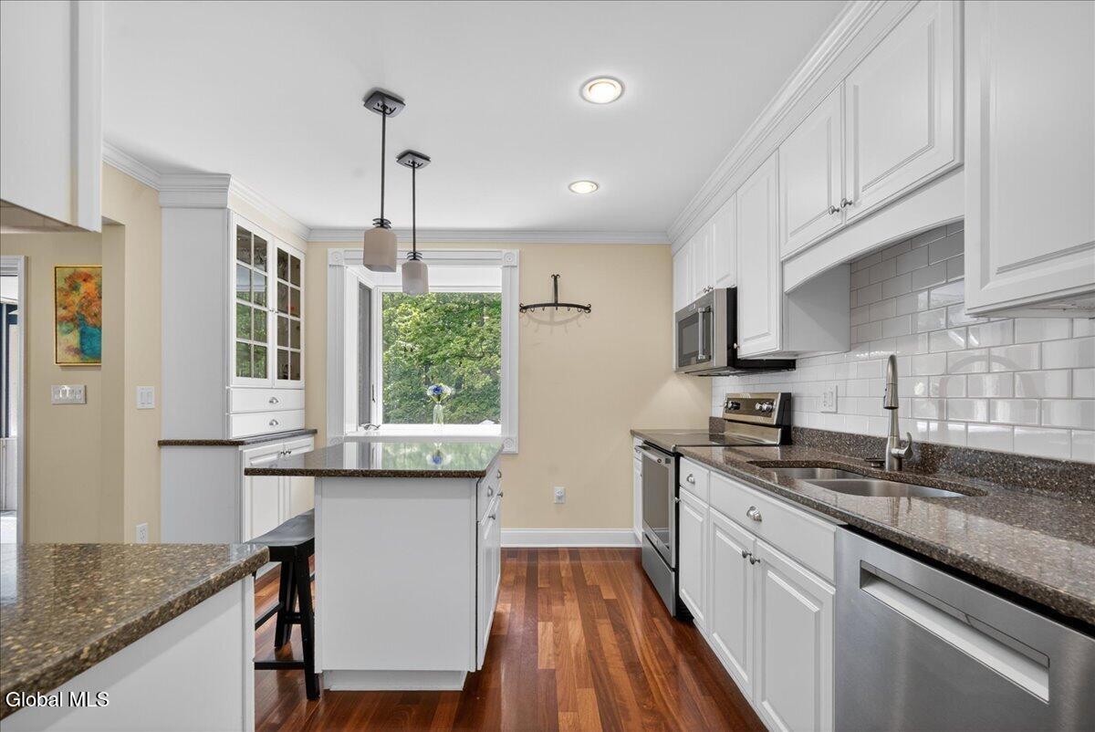 96 Cooks Court Halfmoon NY 12188