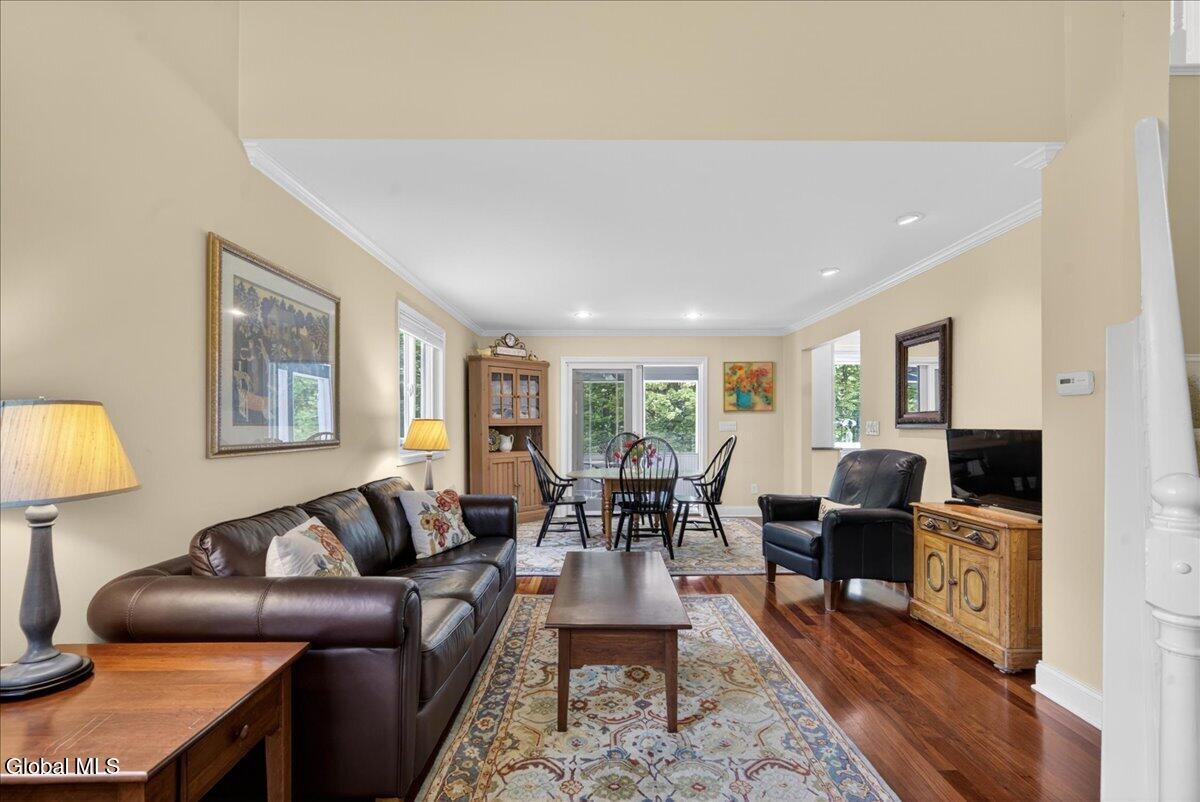 96 Cooks Court Halfmoon NY 12188