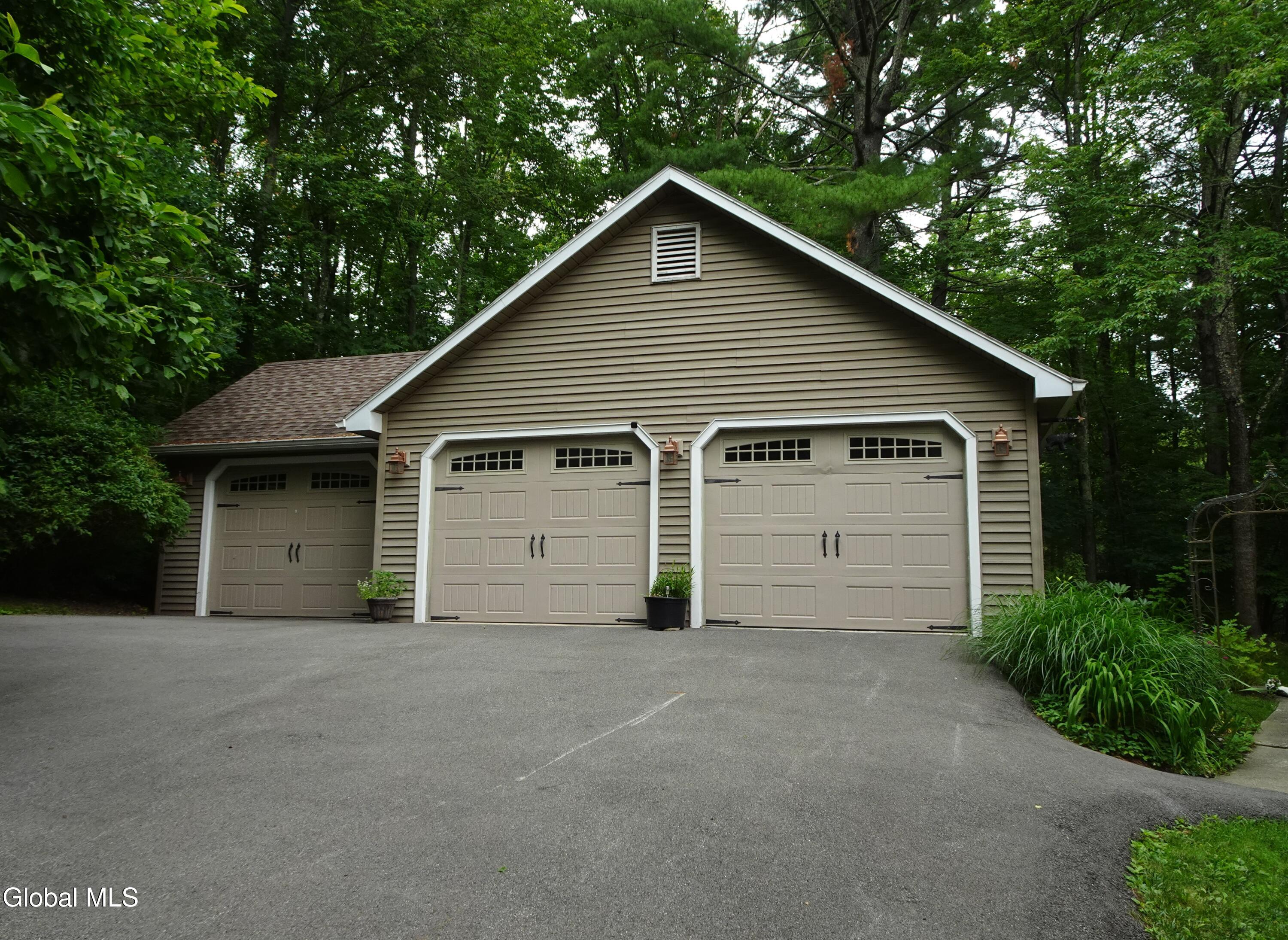417 Overlook Drive Hillsdale NY 12529