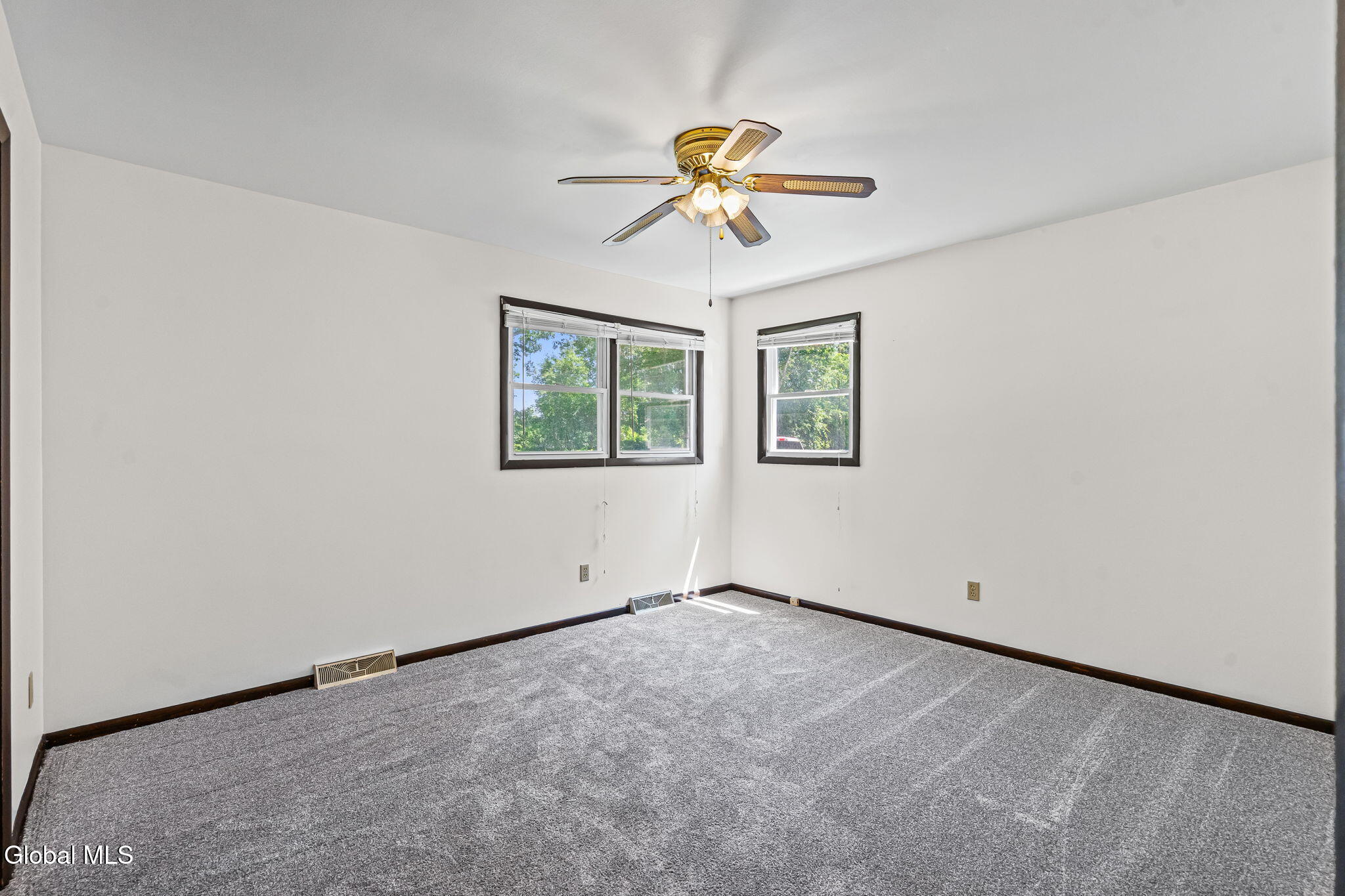 172 Dahlia Street Schenectady NY 12306
