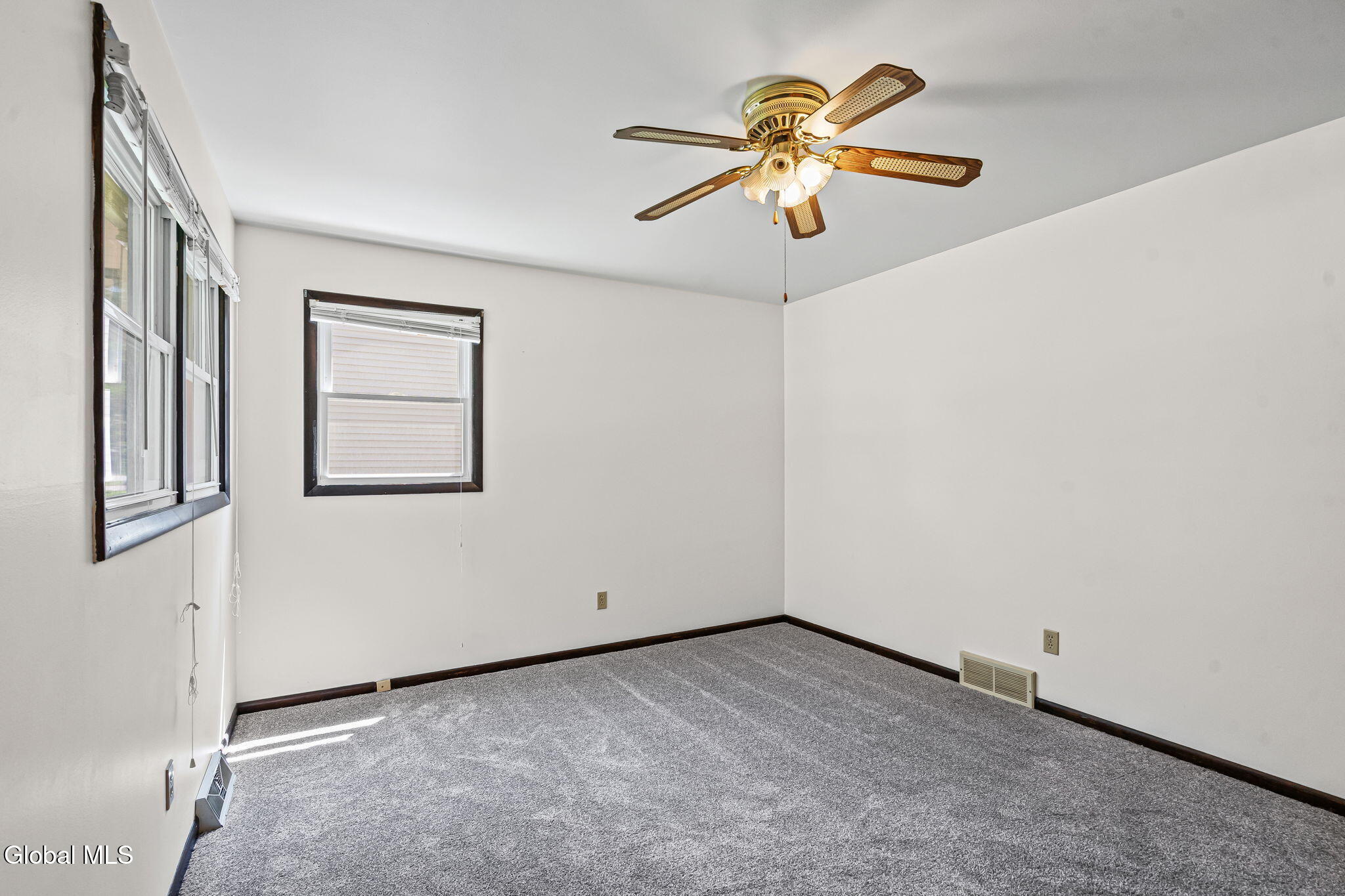 172 Dahlia Street Schenectady NY 12306