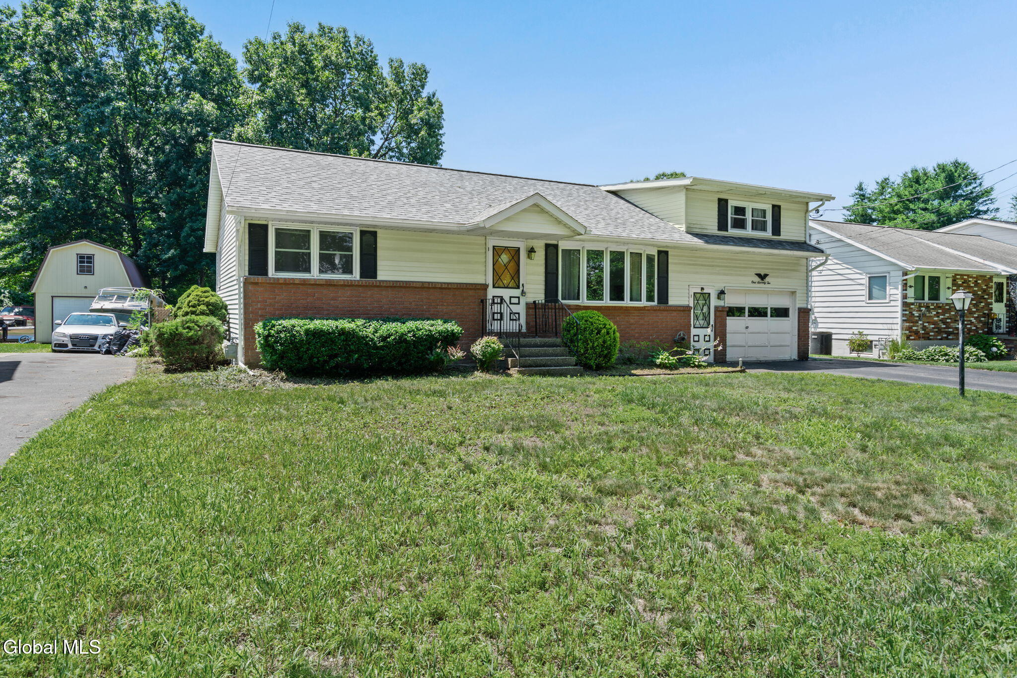 172 Dahlia Street Schenectady NY 12306