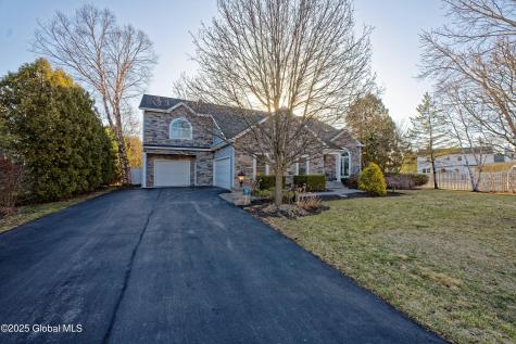 4 Groot Drive Altamont NY 12009