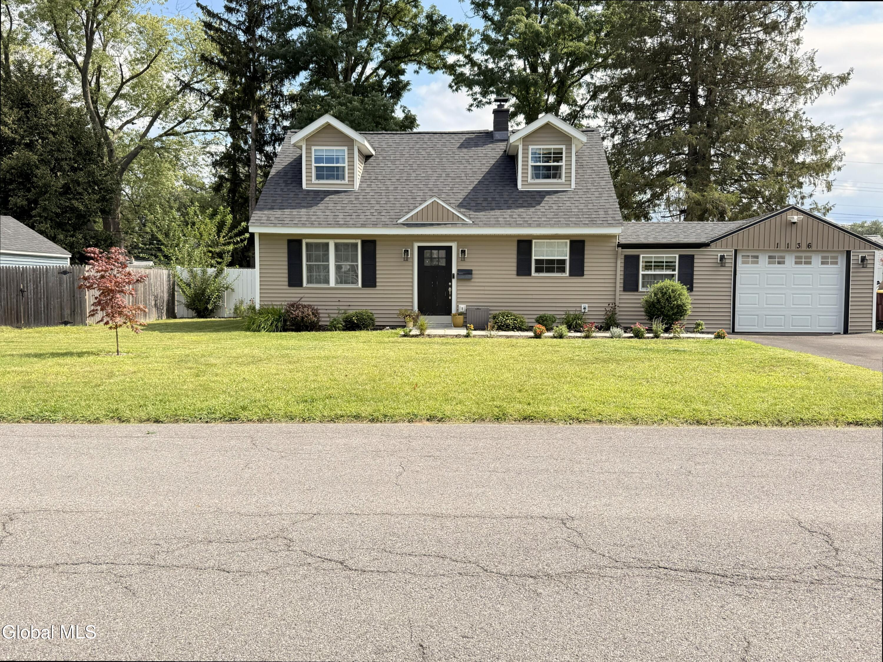 1136 Outer Drive Schenectady NY 12303