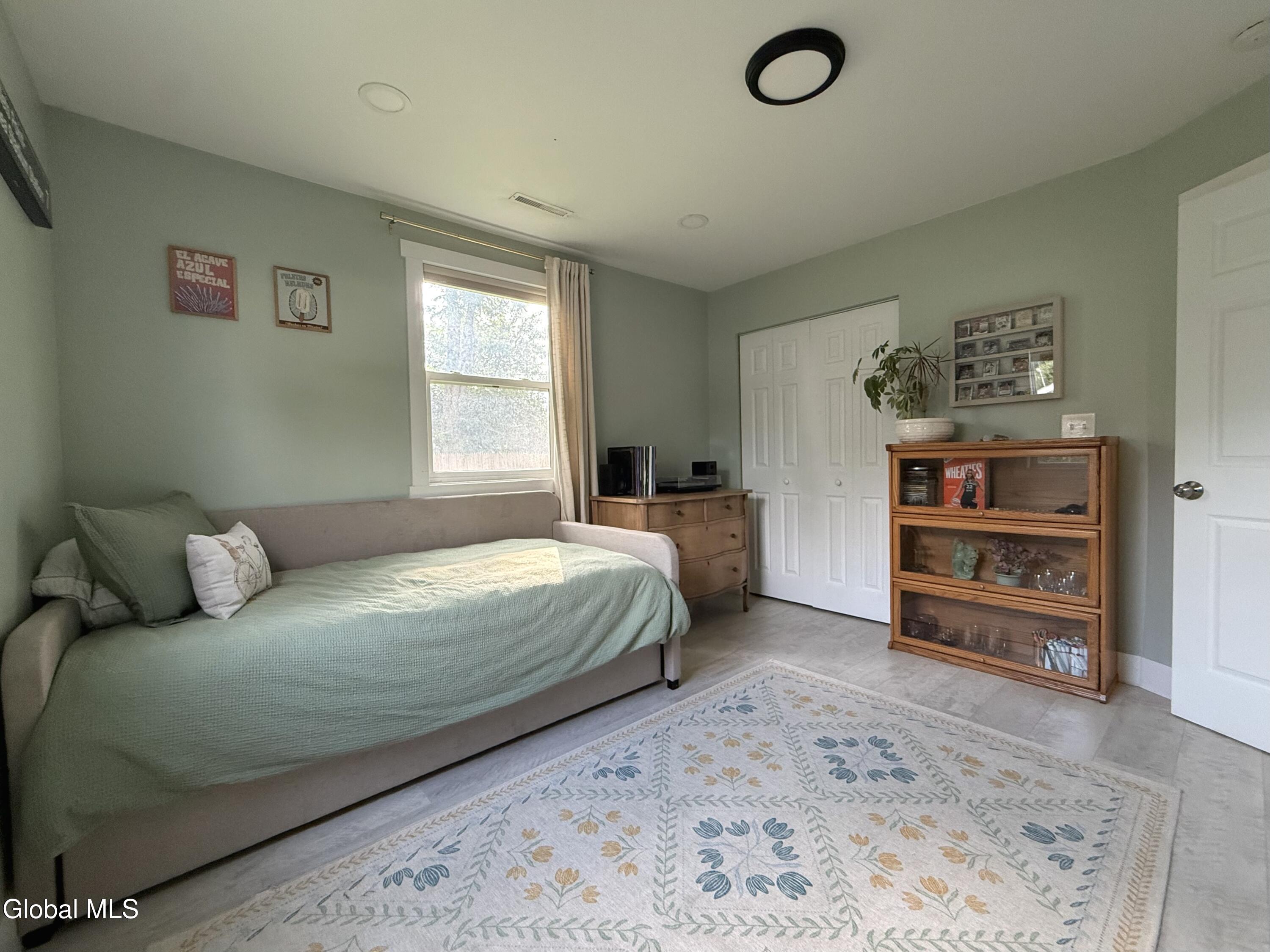 1136 Outer Drive Schenectady NY 12303