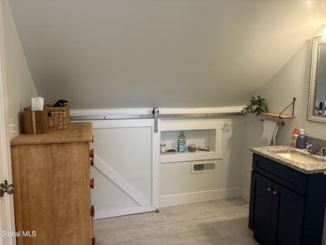 1136 Outer Drive Schenectady NY 12303