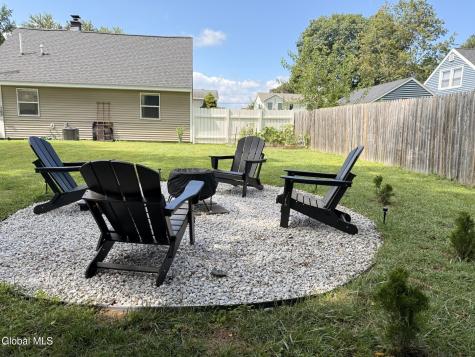 1136 Outer Drive Schenectady NY 12303