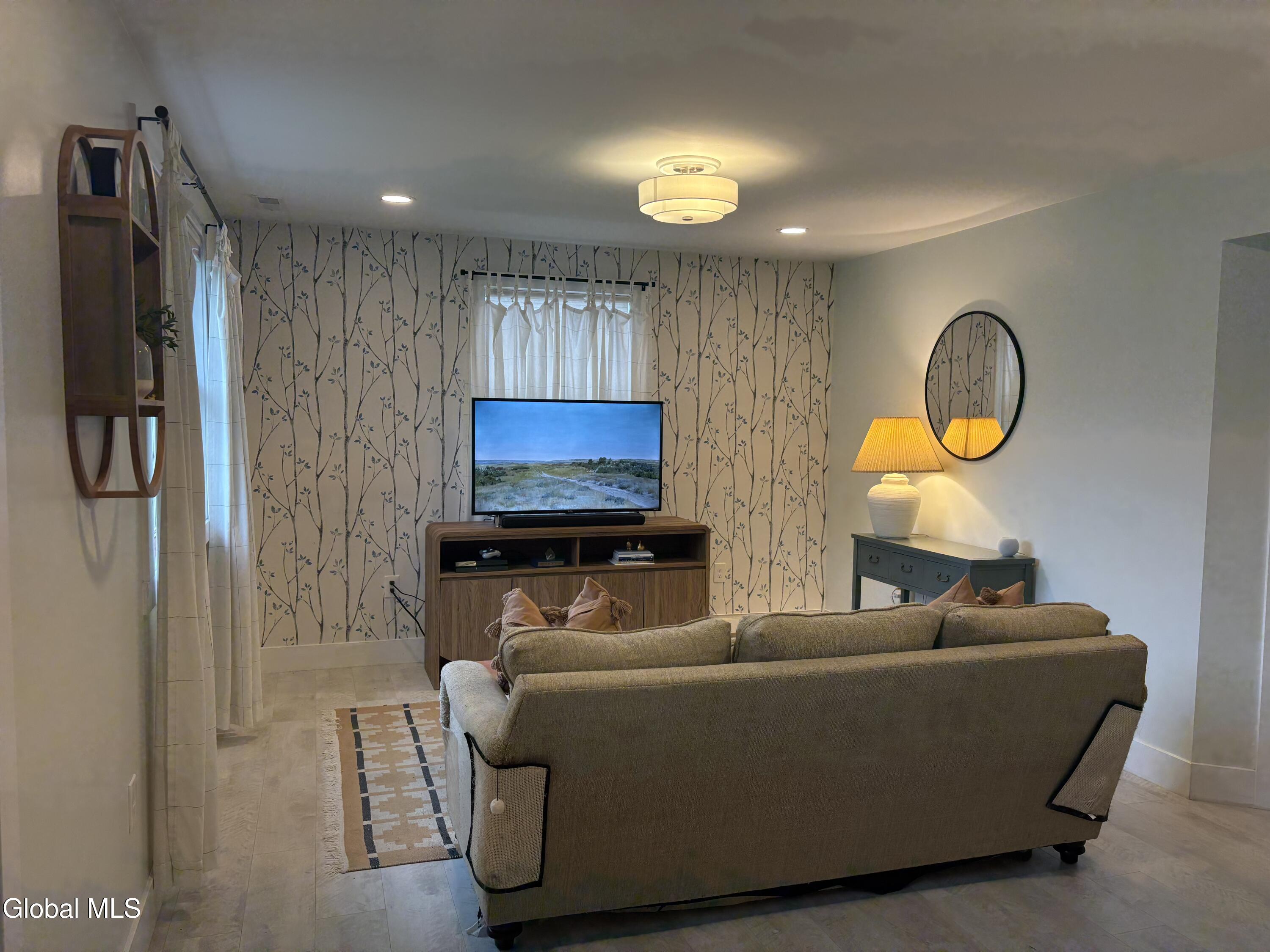1136 Outer Drive Schenectady NY 12303