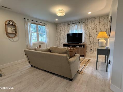 1136 Outer Drive Schenectady NY 12303
