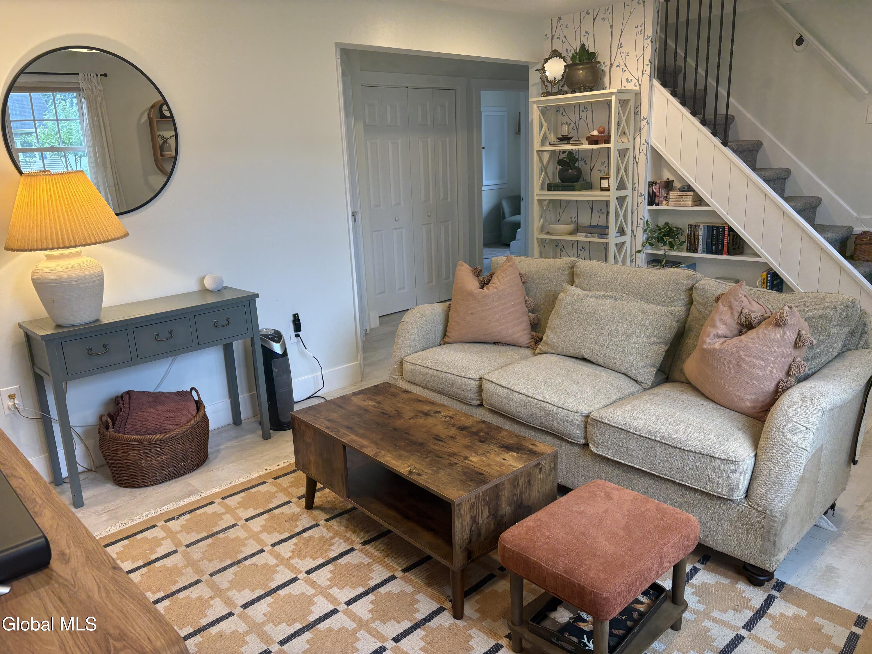 1136 Outer Drive Schenectady NY 12303