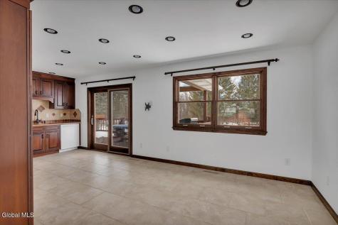 31 Tanners Lane Rensselaer NY 12144