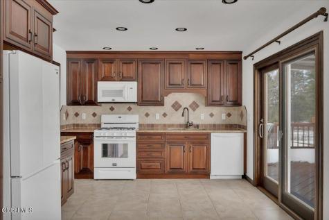 31 Tanners Lane Rensselaer NY 12144