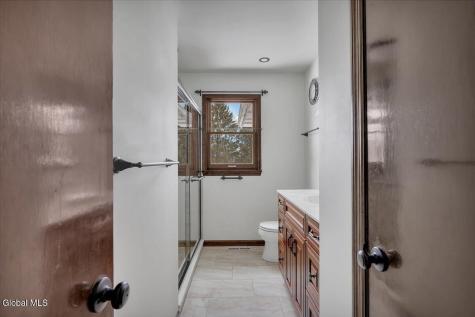 31 Tanners Lane Rensselaer NY 12144