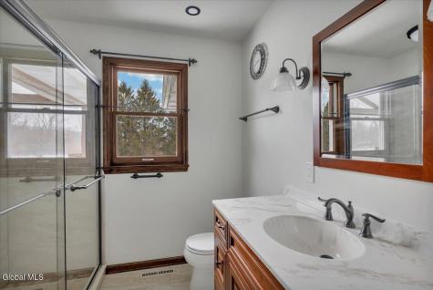 31 Tanners Lane Rensselaer NY 12144