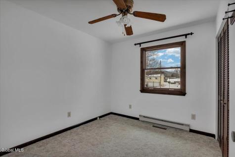 31 Tanners Lane Rensselaer NY 12144