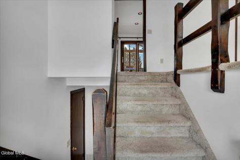 31 Tanners Lane Rensselaer NY 12144