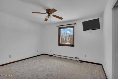 31 Tanners Lane Rensselaer NY 12144