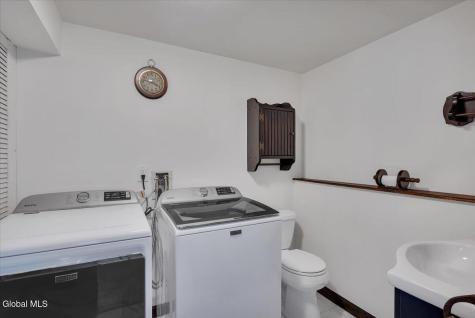 31 Tanners Lane Rensselaer NY 12144