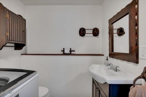 31 Tanners Lane Rensselaer NY 12144