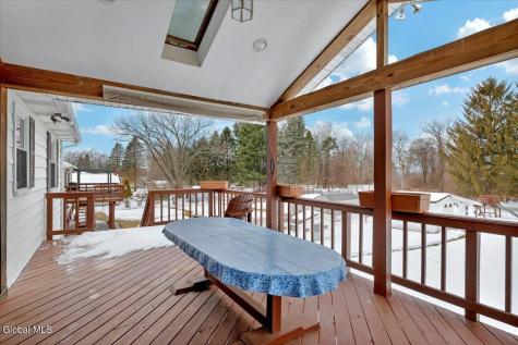 31 Tanners Lane Rensselaer NY 12144