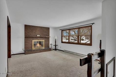 31 Tanners Lane Rensselaer NY 12144