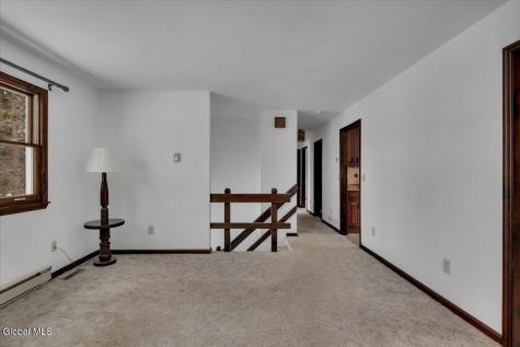 31 Tanners Lane Rensselaer NY 12144