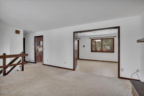 31 Tanners Lane Rensselaer NY 12144