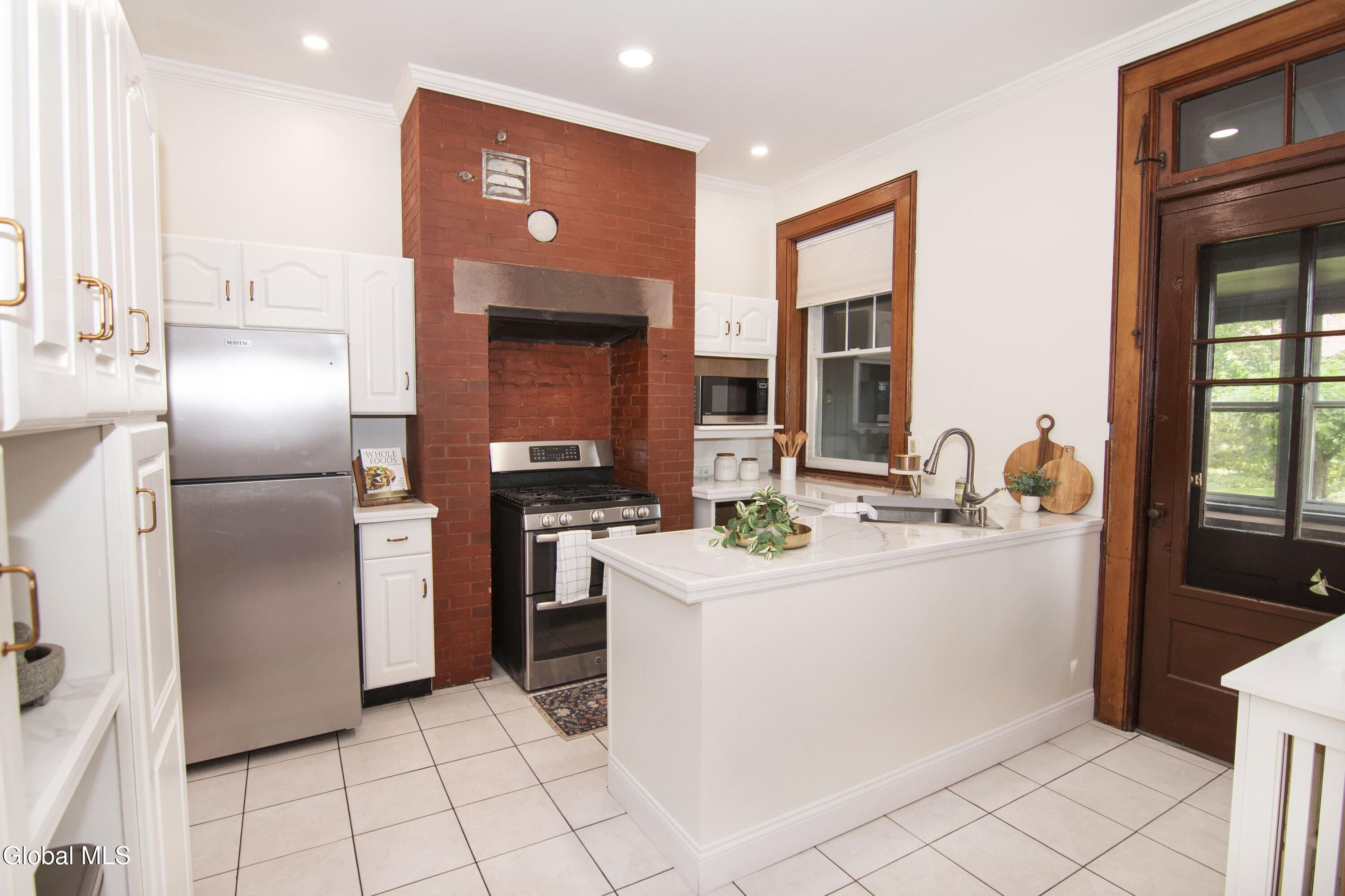 114 S Lake Avenue Albany NY 12208