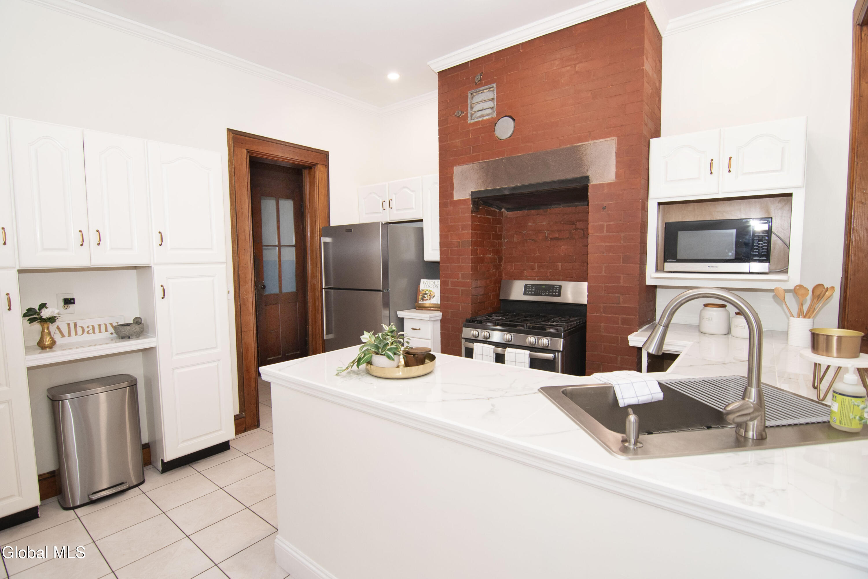 114 S Lake Avenue Albany NY 12208