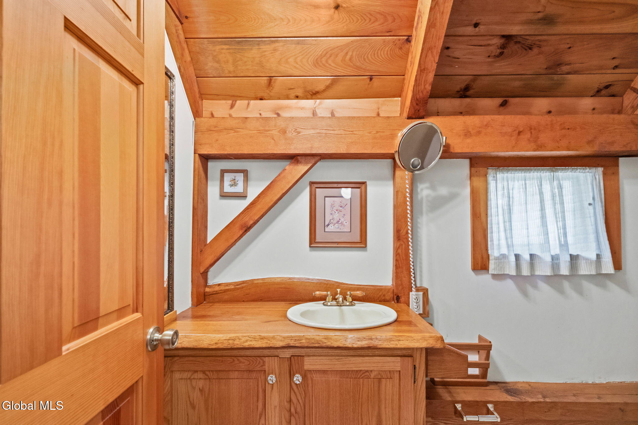 126 Normanskill Road Slingerlands NY 12159