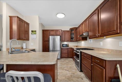 4 Dorothy Lane Glenville NY 12302