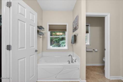 4 Dorothy Lane Glenville NY 12302