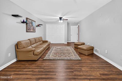 72 Fredericks Road Glenville NY 12302