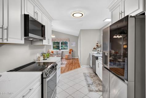 72 Fredericks Road Glenville NY 12302