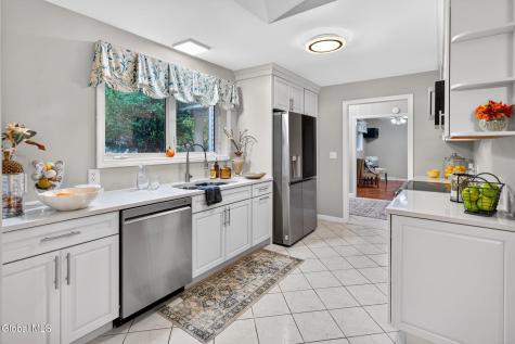 72 Fredericks Road Glenville NY 12302