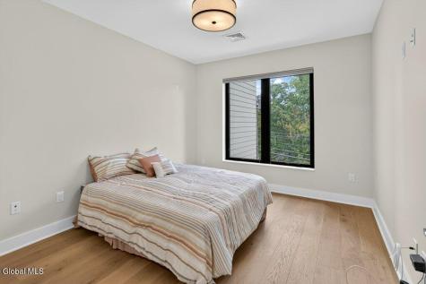116 West Saratoga Springs NY 12866