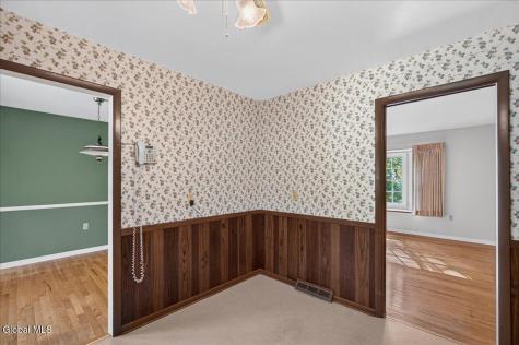 9 Gretel Terrace Ballston Lake NY 12019