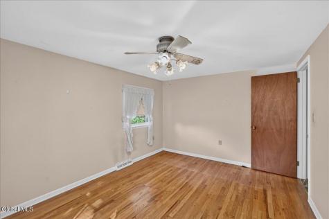 9 Gretel Terrace Ballston Lake NY 12019