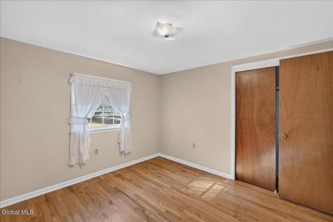9 Gretel Terrace Ballston Lake NY 12019