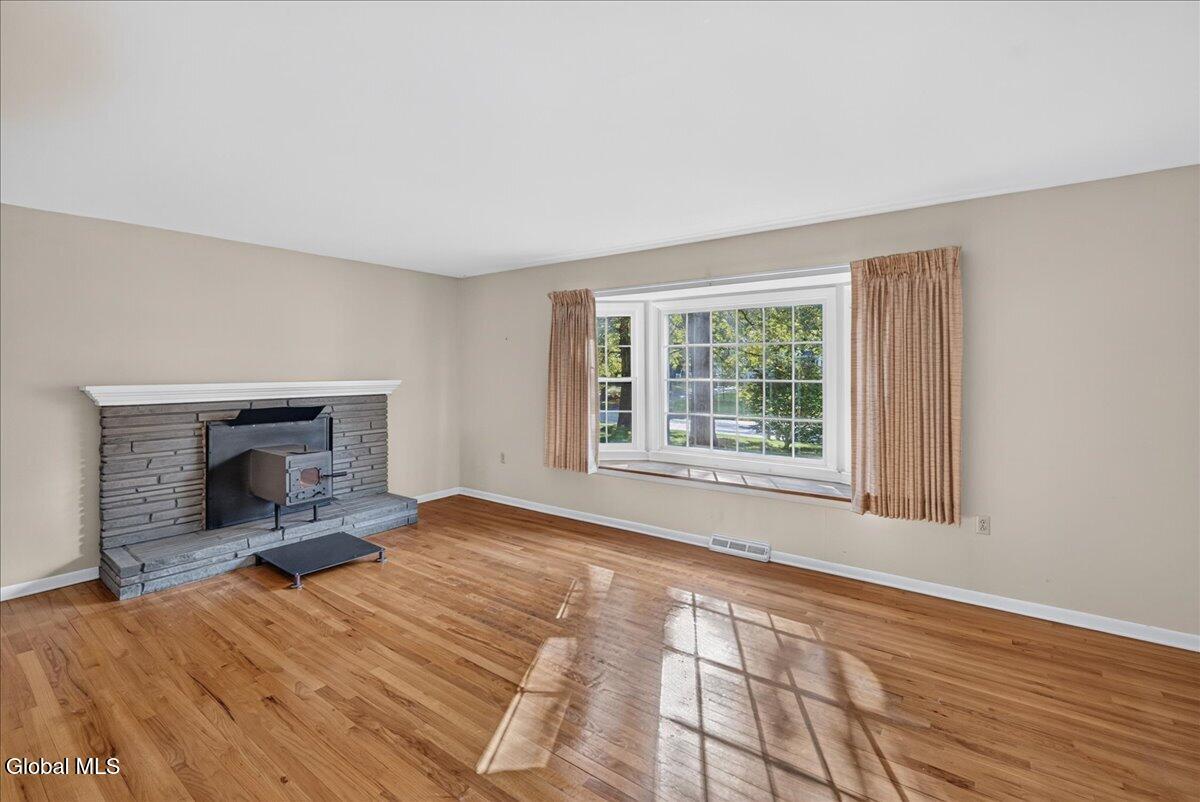 9 Gretel Terrace Ballston Lake NY 12019