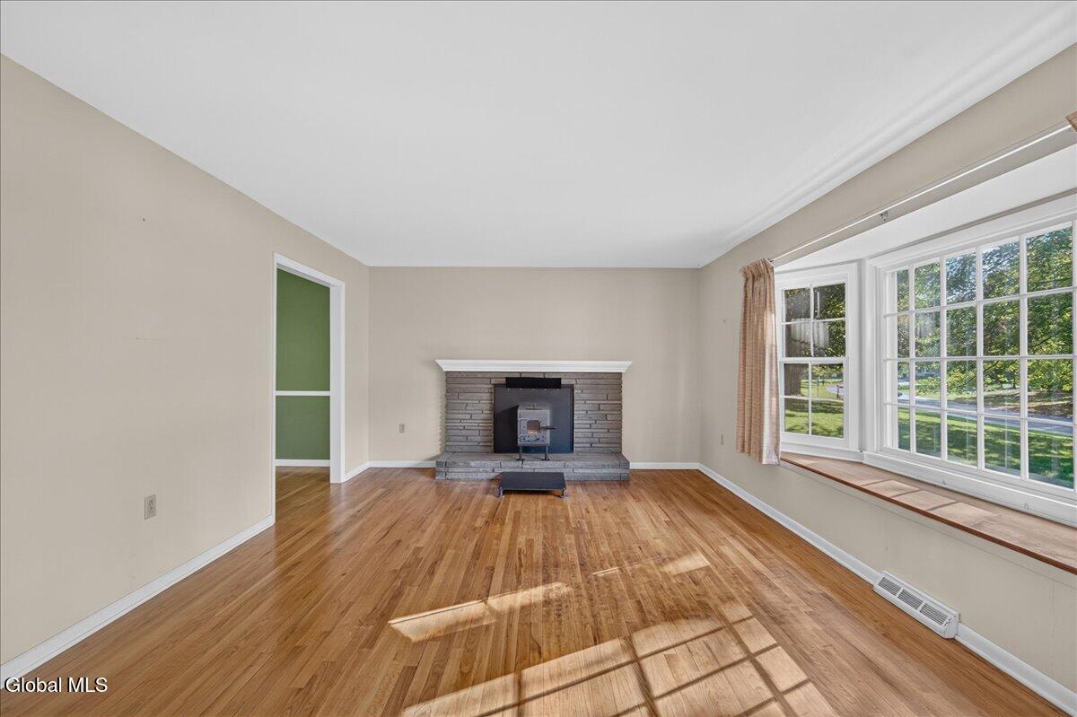 9 Gretel Terrace Ballston Lake NY 12019