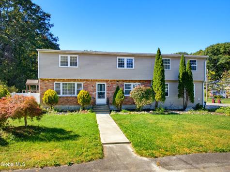 8 Emerson Drive Colonie NY 12110