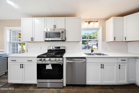 8 Emerson Drive Colonie NY 12110