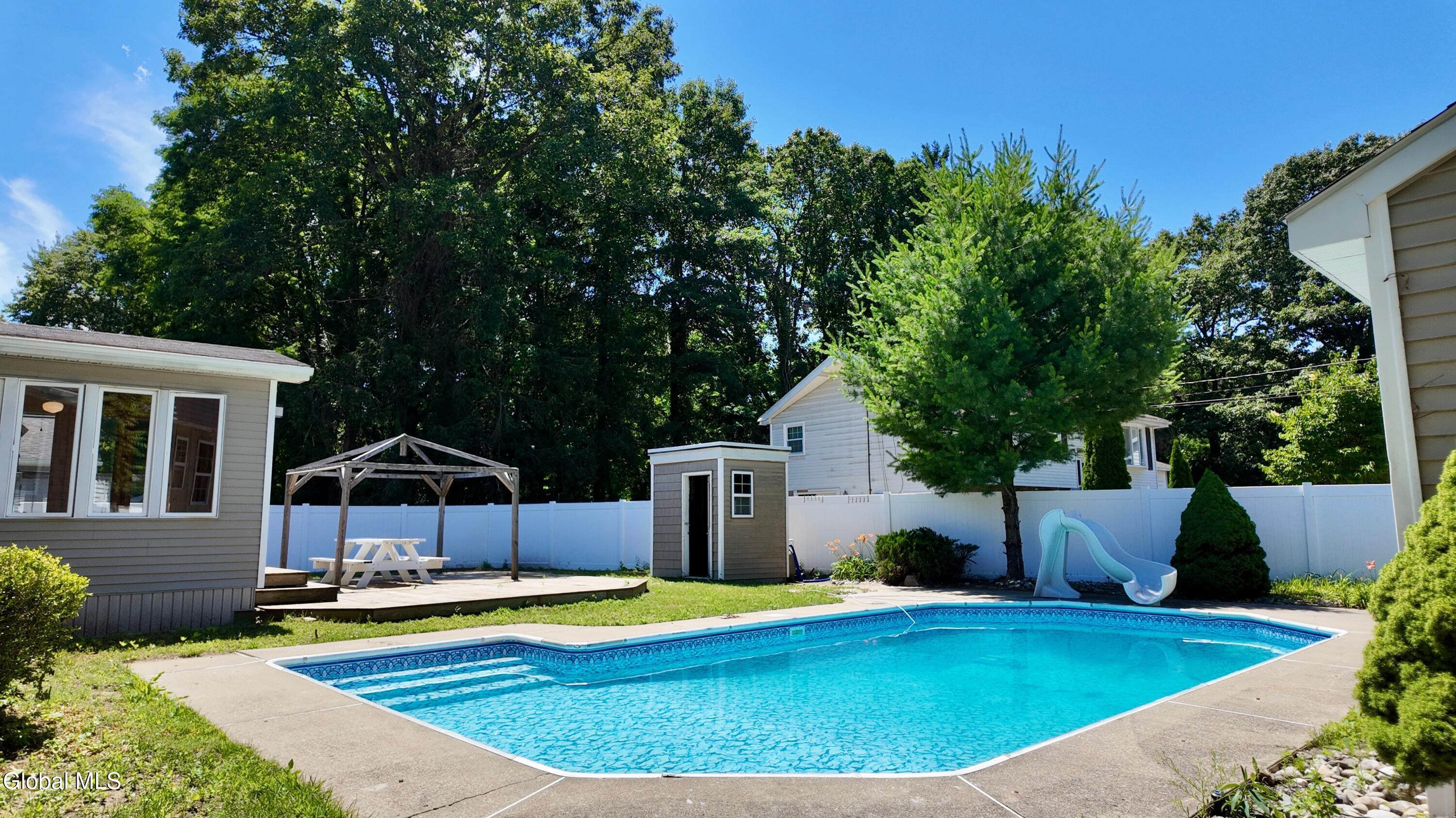 8 Emerson Drive Colonie NY 12110